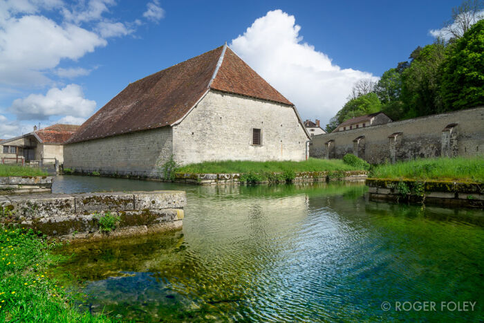 Grange© Roger Foley.jpg © Roger Foley