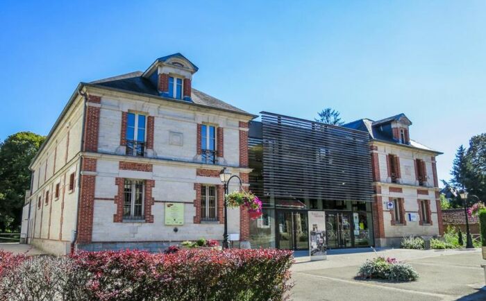 Centre culturel Renoir.JPG @ L. Gaulon