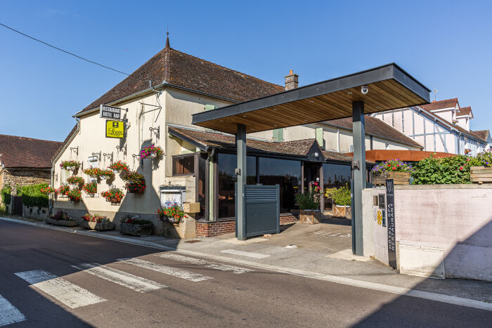 20190723-0016-HDR.jpg Aux Maisons