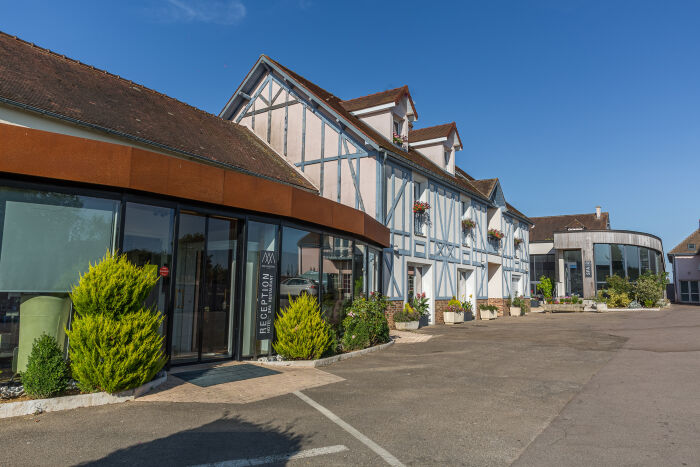 20190723-0035-HDR.jpg Aux Maisons