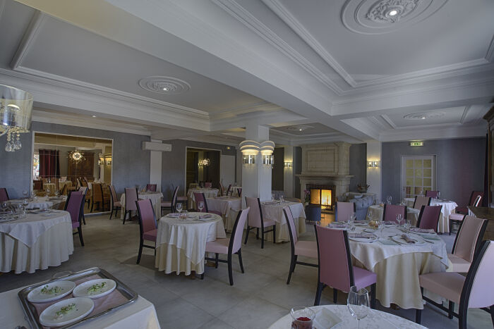 salle aux maisons.jpg Aux maisons