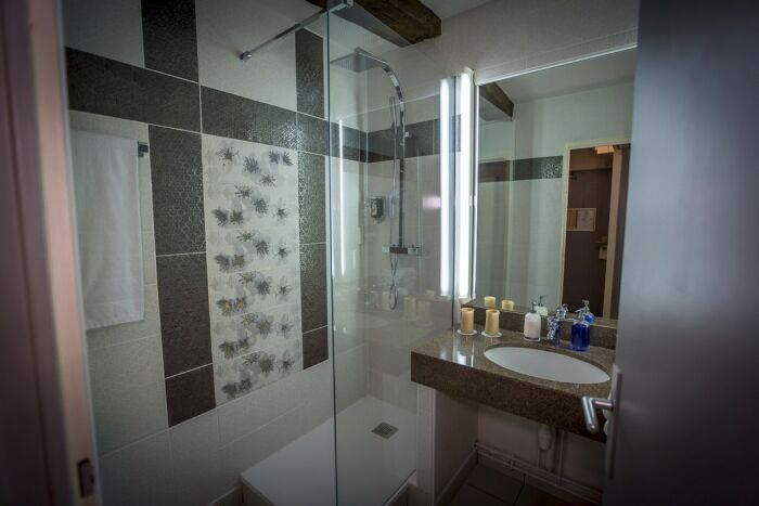 sdb.jpg Hôtel Relais Saint-Jean