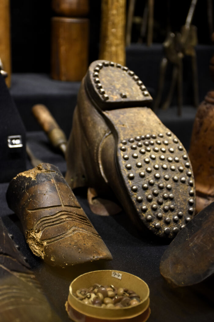 2018 - Le cordonnier - Creditsphoto Maison de l'Outil et de la Pensée Ouvrière  (13).jpg ©Maison de l'outil et de la pensée ouvrière