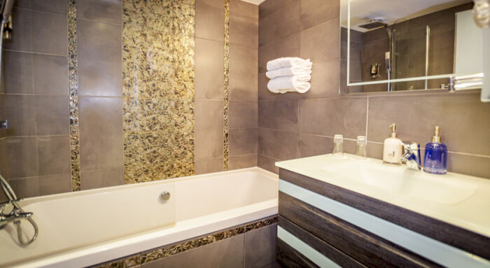 sdb.jpg Hôtel Relais Saint-Jean