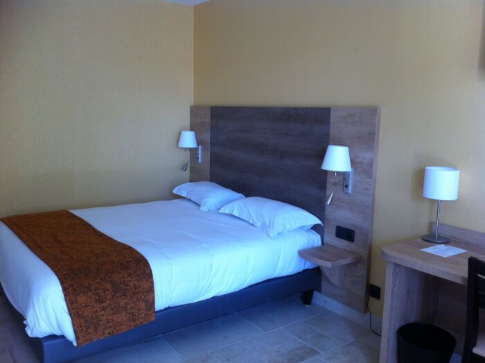 Lit double.JPG Hôtel des Sources