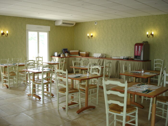 Hôtel des Sources - Salle PDJ.JPG Hôtel des Sources