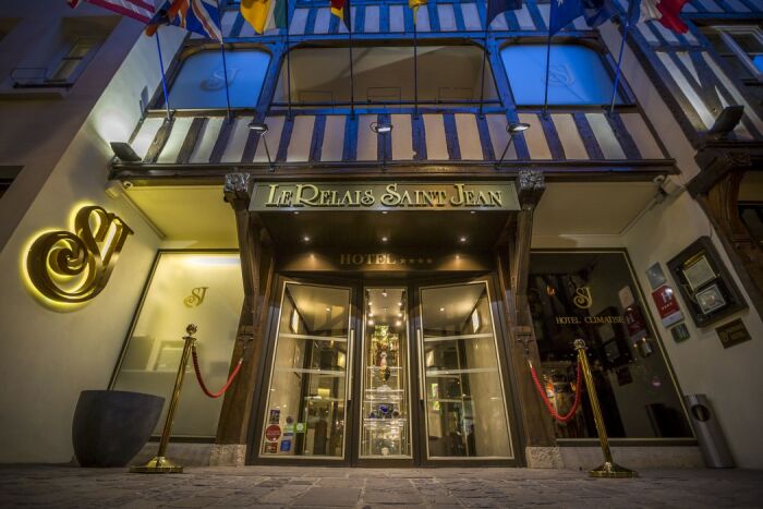 entree nuit.jpg Hôtel Relais Saint-Jean