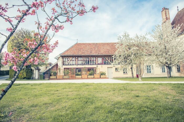 Extérieur.jpg Le Bonheur des Gens