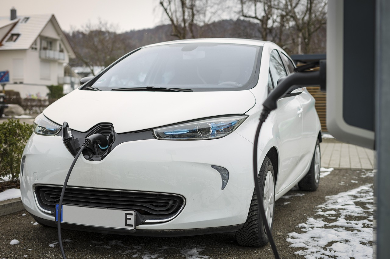 859254_electric-car-3935946_1280
